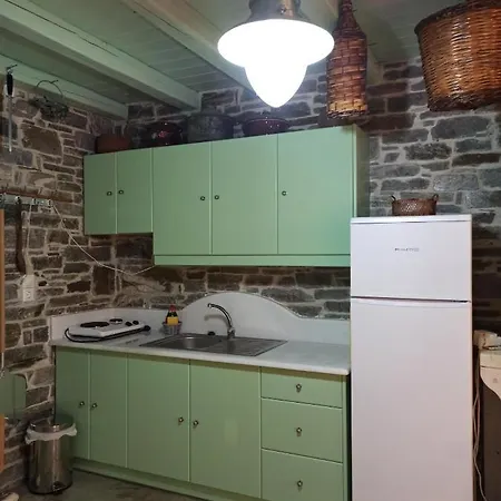 Nyaraló Traditional Tiny House