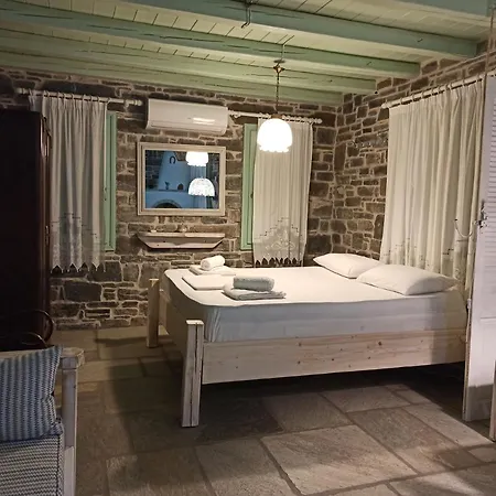 Traditional Tiny House *