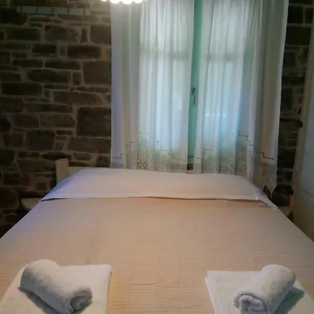 Traditional Tiny House Nyaraló Angeriá