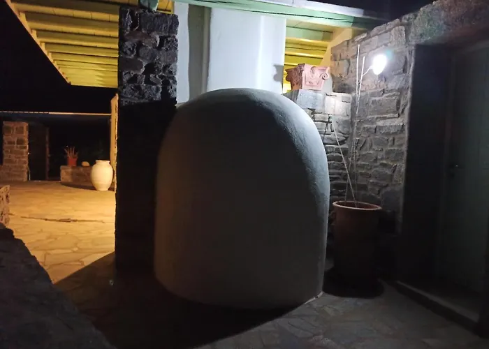 Traditional Tiny House Angairiá