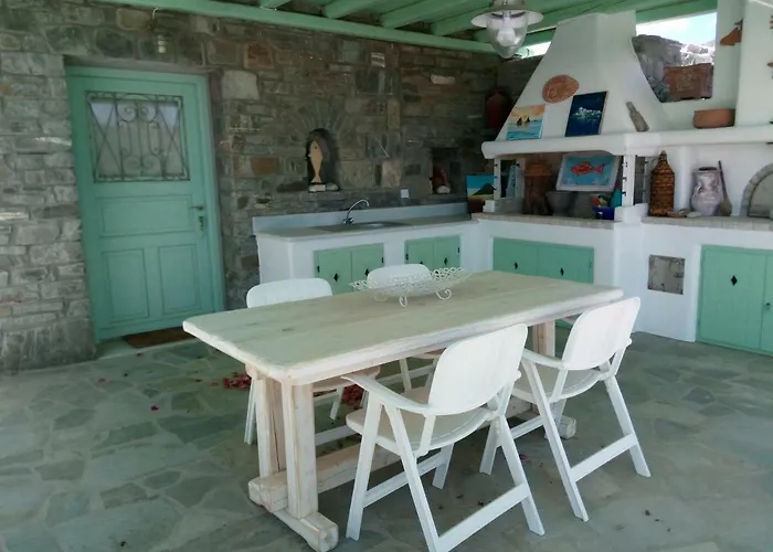 Traditional Tiny House * Angairiá