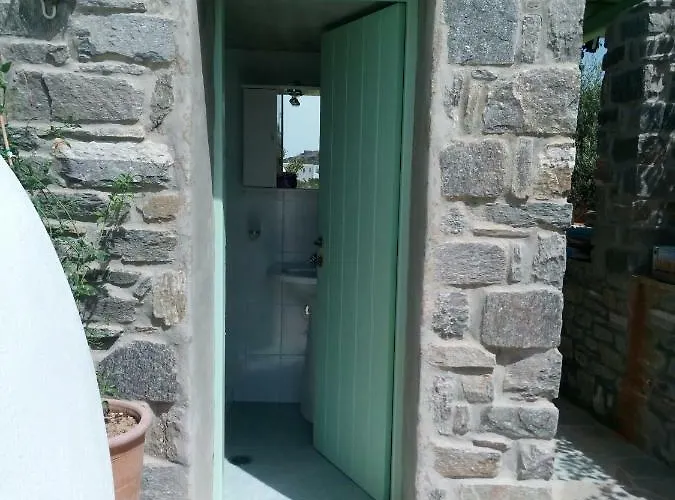 Traditional Tiny House * Angairiá