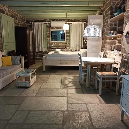 Hébergement de vacances Traditional Tiny House Angairiá