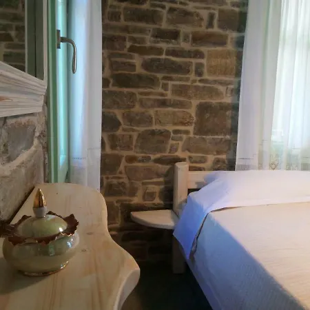 Hébergement de vacances Traditional Tiny House Angairiá