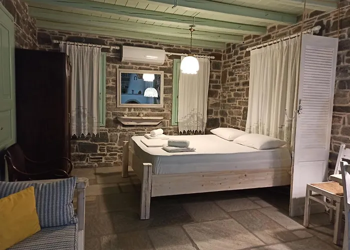 Traditional Tiny House *