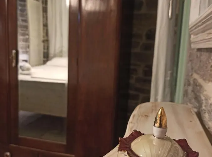 Traditional Tiny House *