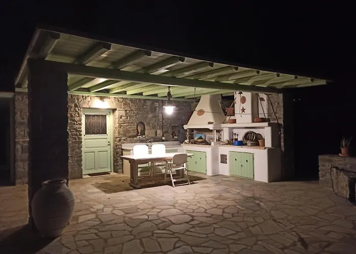 Traditional Tiny House * Angairia