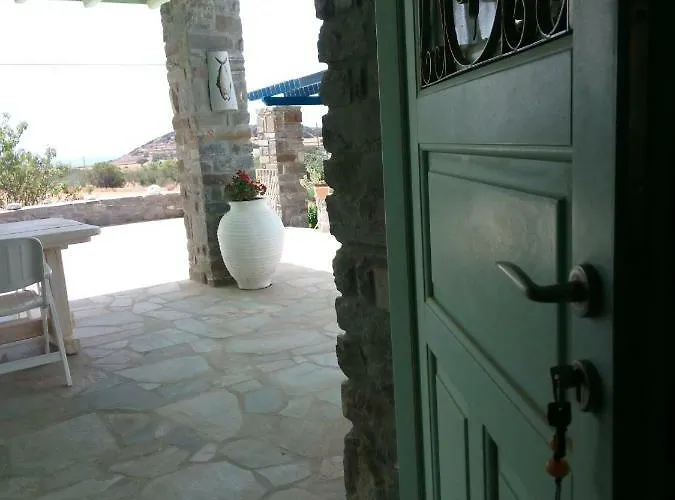 Traditional Tiny House Angairia